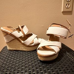 Summer fun Wedges! Size 6.5